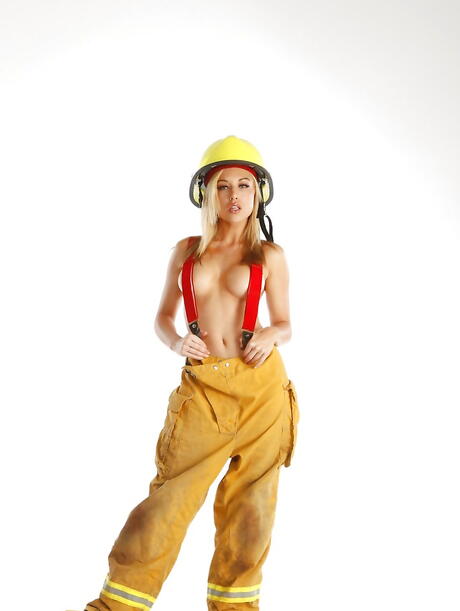 Excellent american blonde porn star Kayden Kross in hot erotic gallery